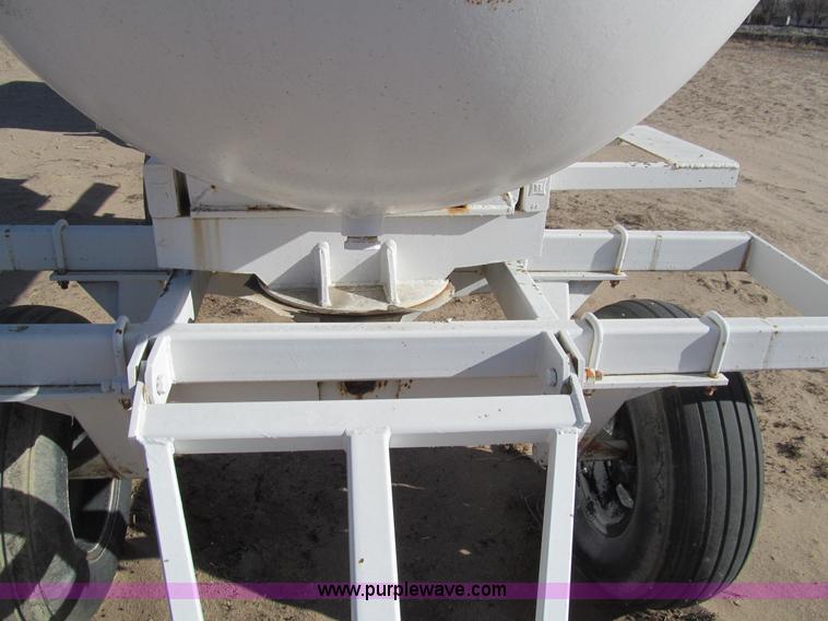 image for item G9630 Anhydrous tank and running gear