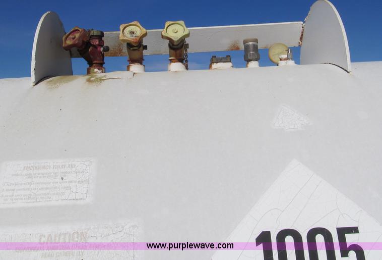 image for item G9630 Anhydrous tank and running gear