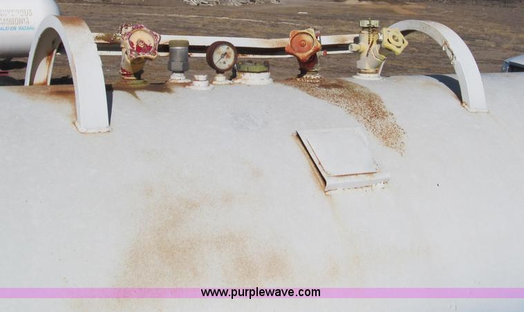 image for item G9632 Anhydrous tank and running gear