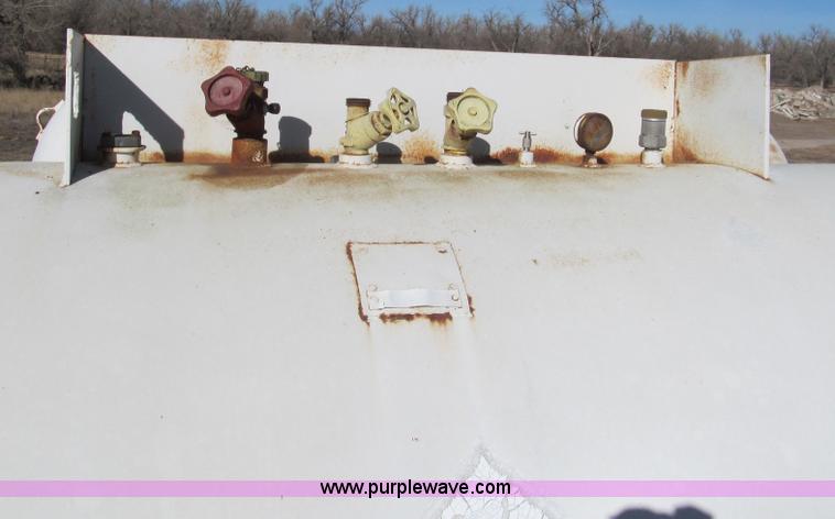 image for item G9633 Anhydrous tank and running gear