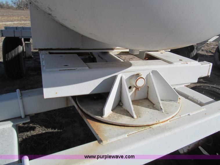 image for item G9634 Anhydrous tank and running gear