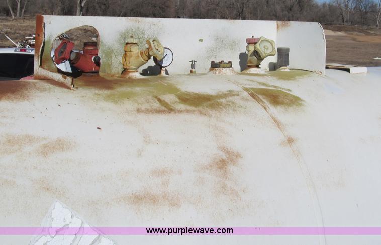 image for item G9634 Anhydrous tank and running gear