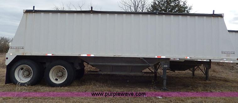 image for item H1252 1998 Dakota single hopper grain trailer