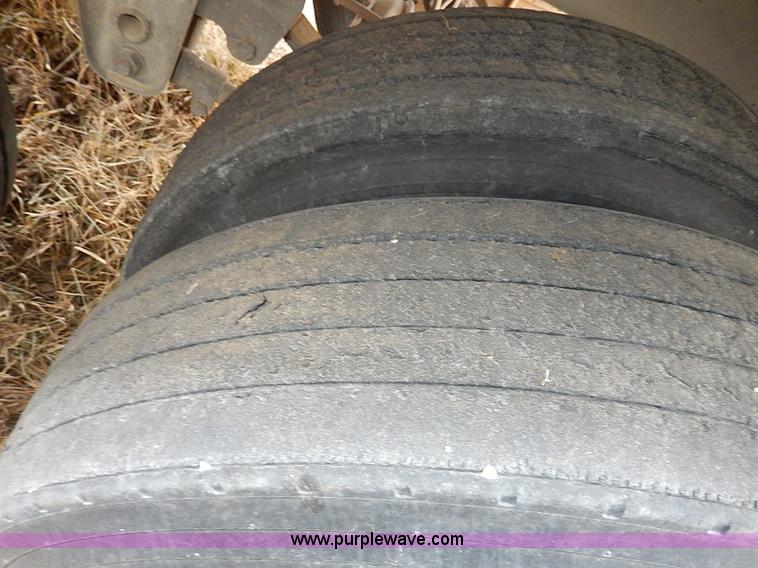 image for item H1252 1998 Dakota single hopper grain trailer