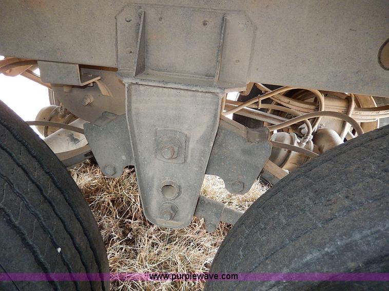 image for item H1252 1998 Dakota single hopper grain trailer