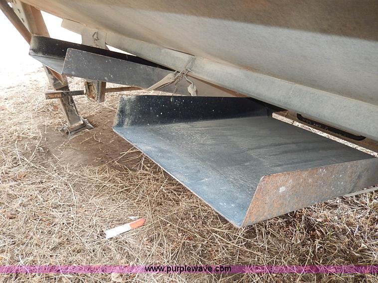 image for item H1252 1998 Dakota single hopper grain trailer