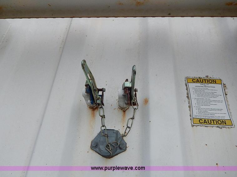 image for item H1252 1998 Dakota single hopper grain trailer