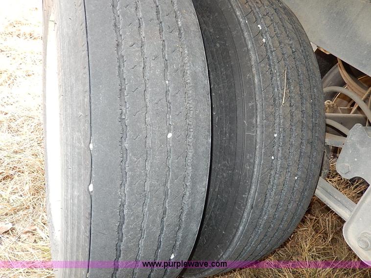 image for item H1252 1998 Dakota single hopper grain trailer