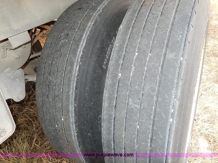 image for item H1252 1998 Dakota single hopper grain trailer