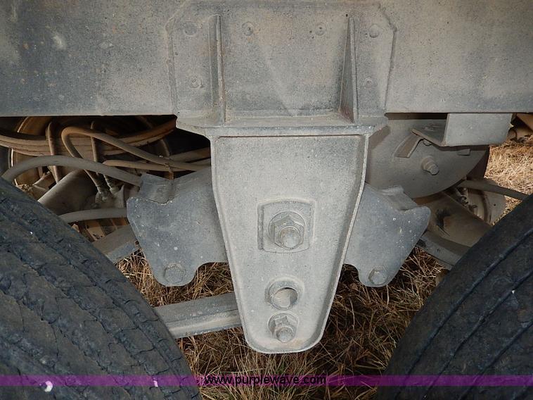 image for item H1252 1998 Dakota single hopper grain trailer