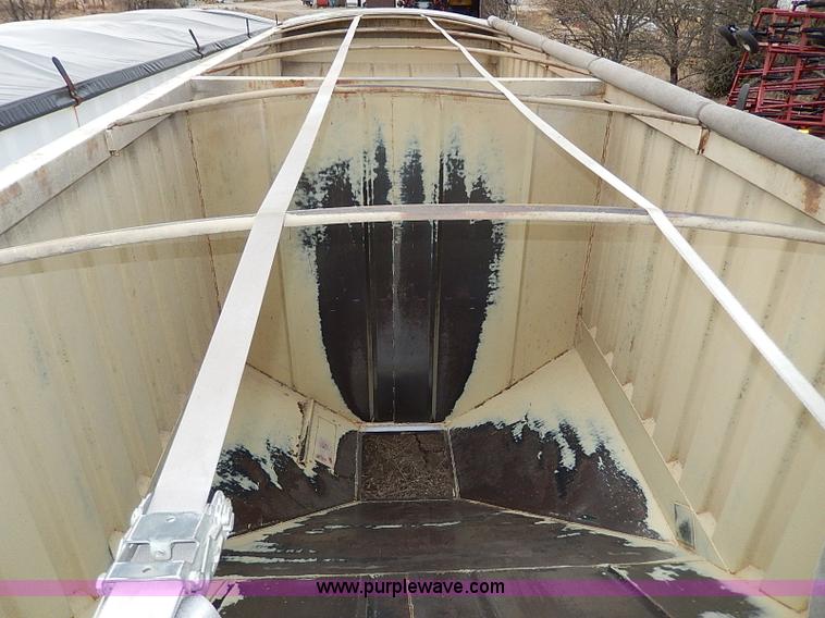 image for item H1252 1998 Dakota single hopper grain trailer