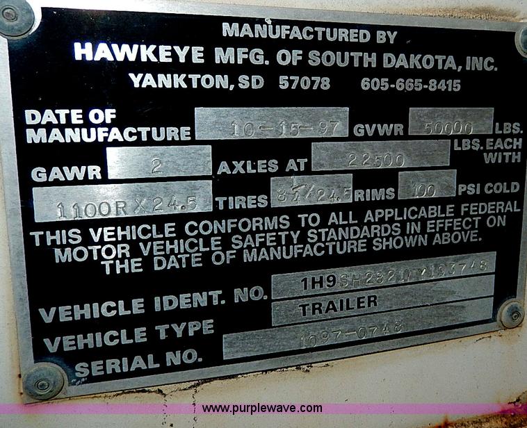 image for item H1252 1998 Dakota single hopper grain trailer