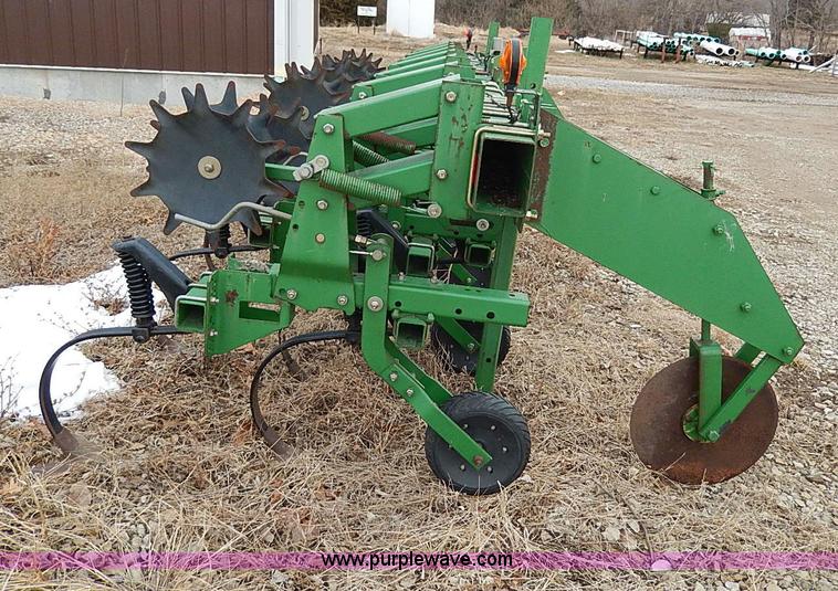 image for item H1255 1998 John Deere 856 six row cultivator