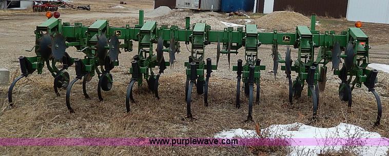 image for item H1255 1998 John Deere 856 six row cultivator