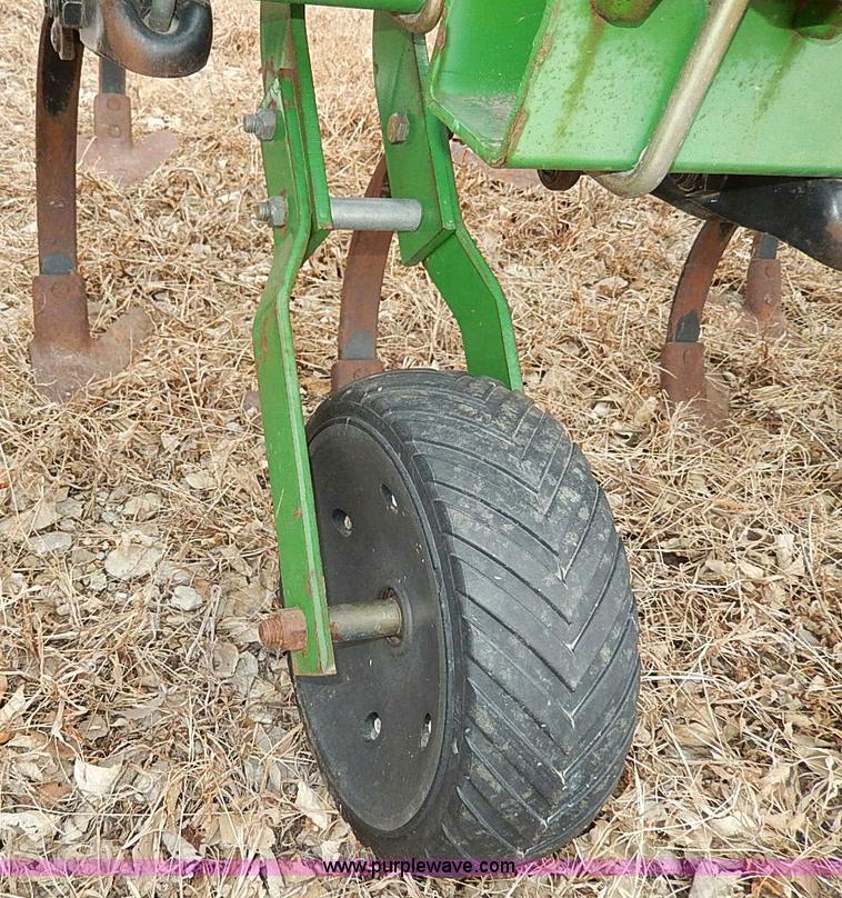 image for item H1255 1998 John Deere 856 six row cultivator