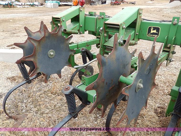 image for item H1255 1998 John Deere 856 six row cultivator