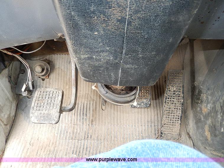 image for item H1257 1989 Ford LN8000 semi truck