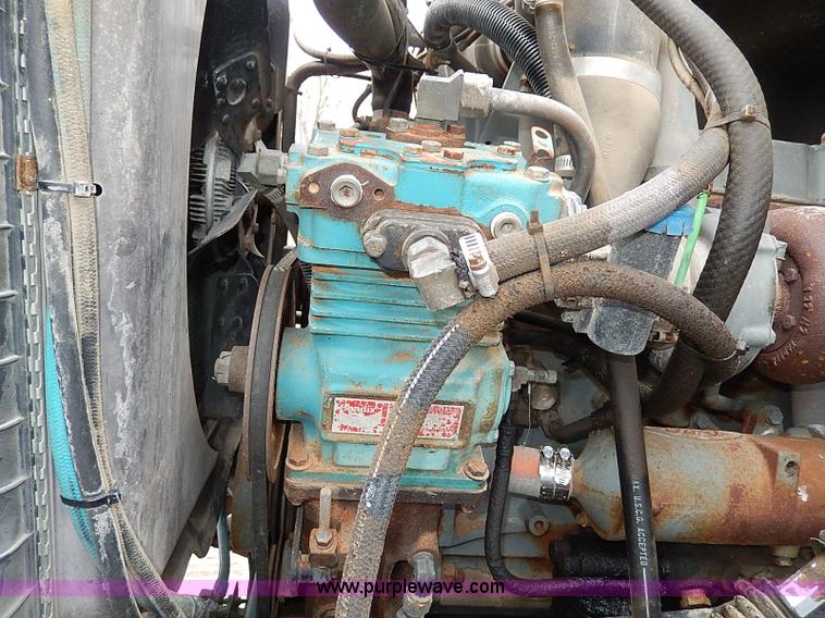 image for item H1257 1989 Ford LN8000 semi truck