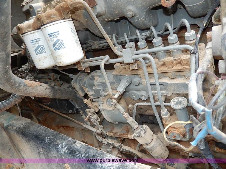 image for item H1257 1989 Ford LN8000 semi truck