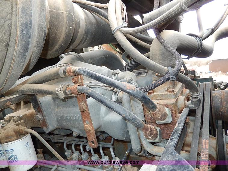 image for item H1257 1989 Ford LN8000 semi truck