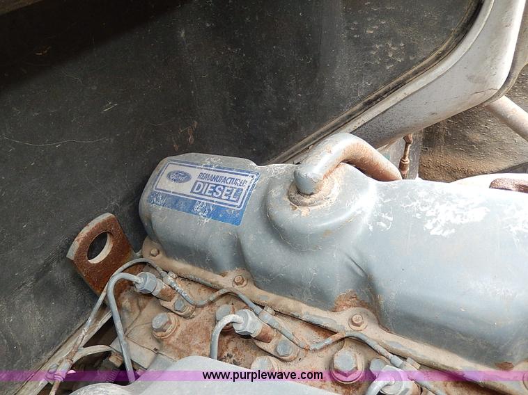 image for item H1257 1989 Ford LN8000 semi truck