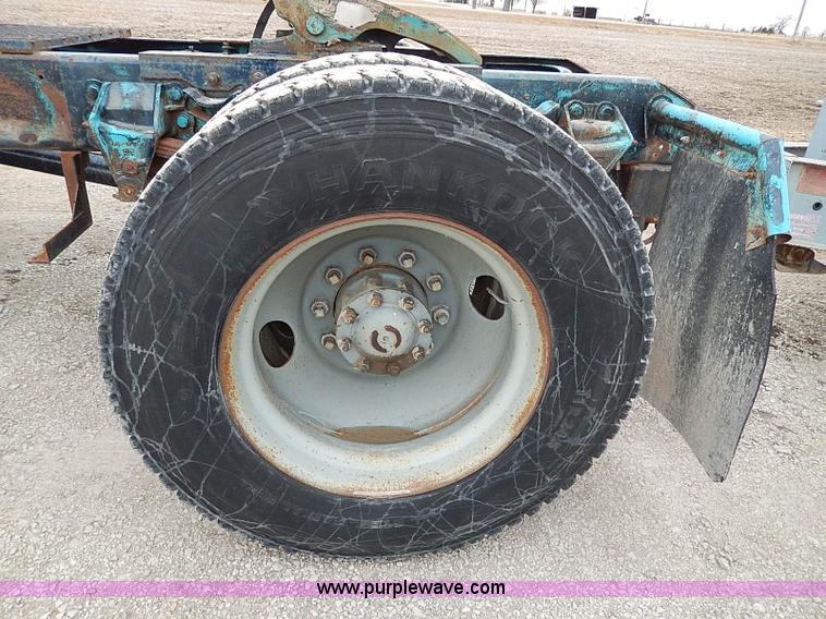 image for item H1257 1989 Ford LN8000 semi truck