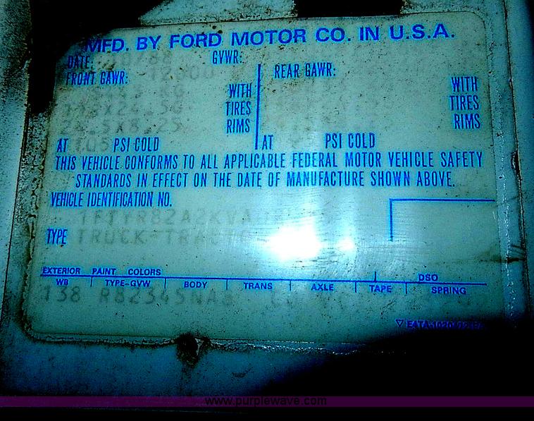 image for item H1257 1989 Ford LN8000 semi truck