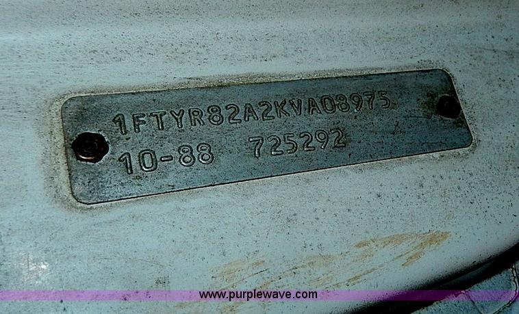 image for item H1257 1989 Ford LN8000 semi truck