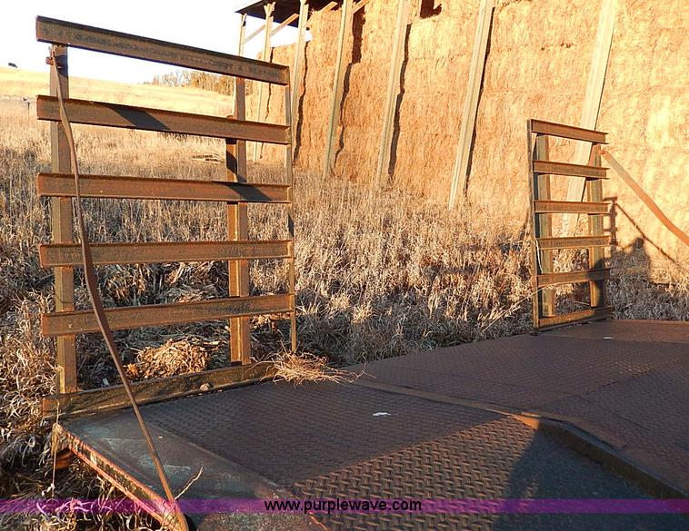 image for item H1290 1974 Gold Nugget 10-6 swather trailer