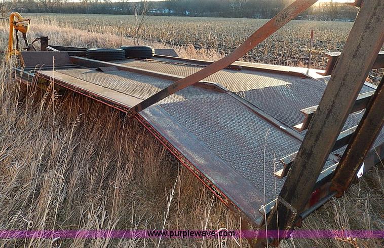 image for item H1290 1974 Gold Nugget 10-6 swather trailer