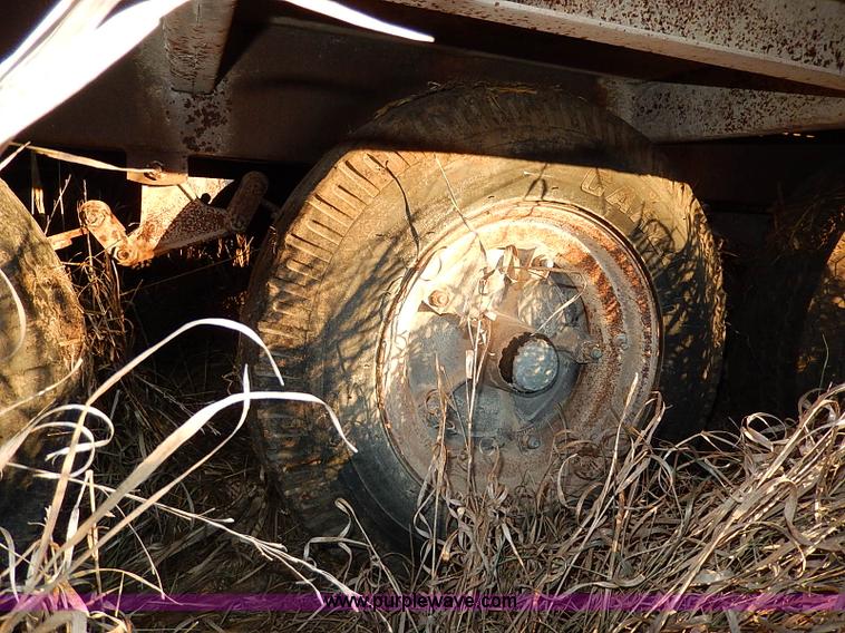 image for item H1290 1974 Gold Nugget 10-6 swather trailer