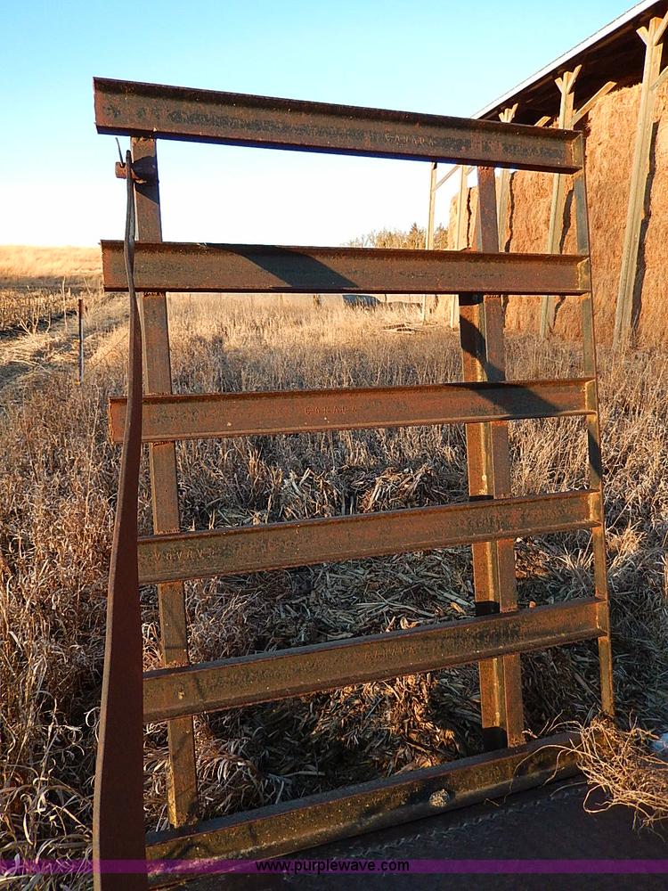 image for item H1290 1974 Gold Nugget 10-6 swather trailer