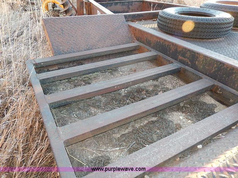 image for item H1290 1974 Gold Nugget 10-6 swather trailer