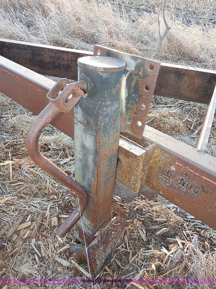 image for item H1290 1974 Gold Nugget 10-6 swather trailer