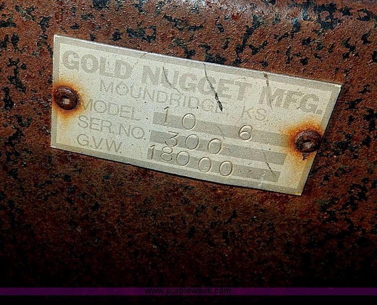 image for item H1290 1974 Gold Nugget 10-6 swather trailer