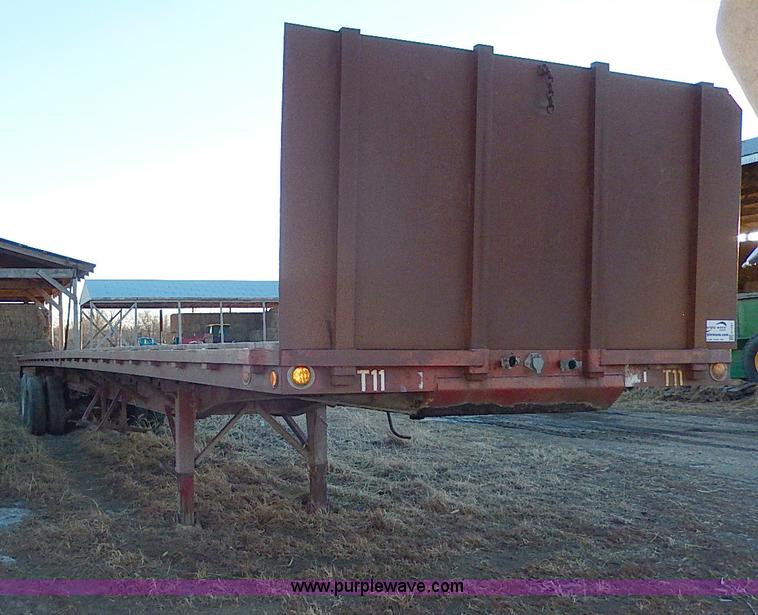 image for item H1291 1986 Transcraft flatbed trailer