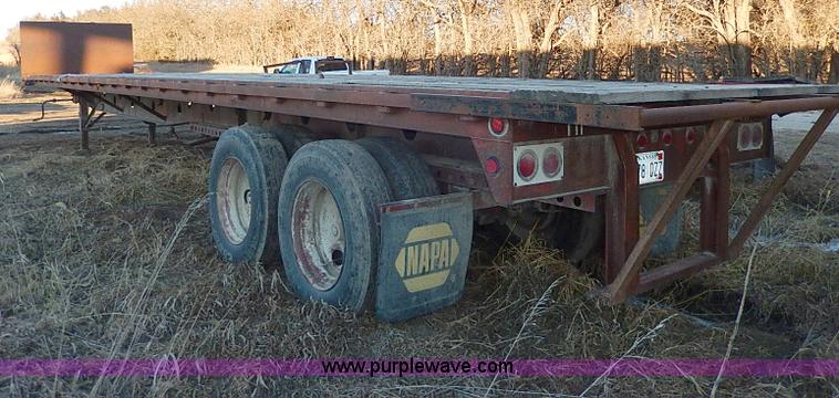 image for item H1291 1986 Transcraft flatbed trailer