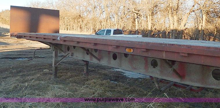 image for item H1291 1986 Transcraft flatbed trailer