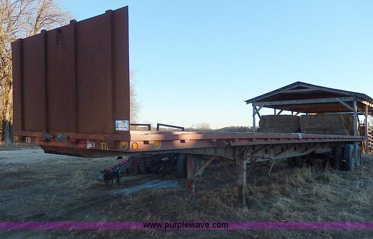 image for item H1291 1986 Transcraft flatbed trailer