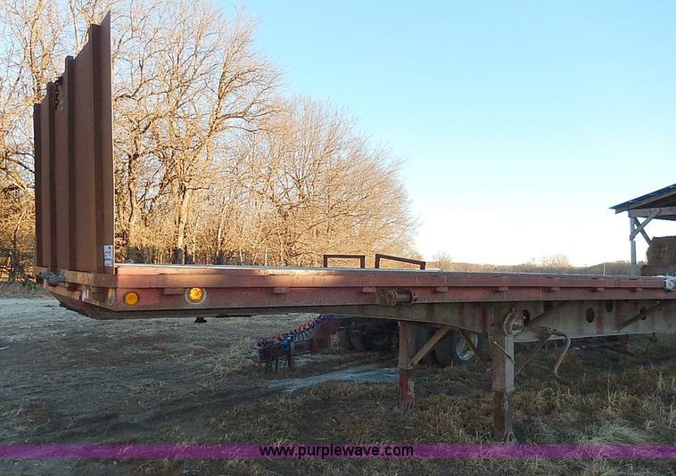 image for item H1291 1986 Transcraft flatbed trailer