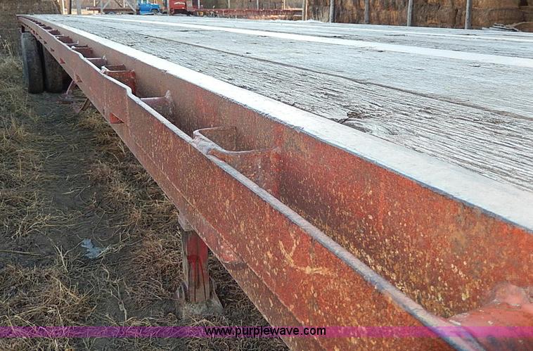 image for item H1291 1986 Transcraft flatbed trailer