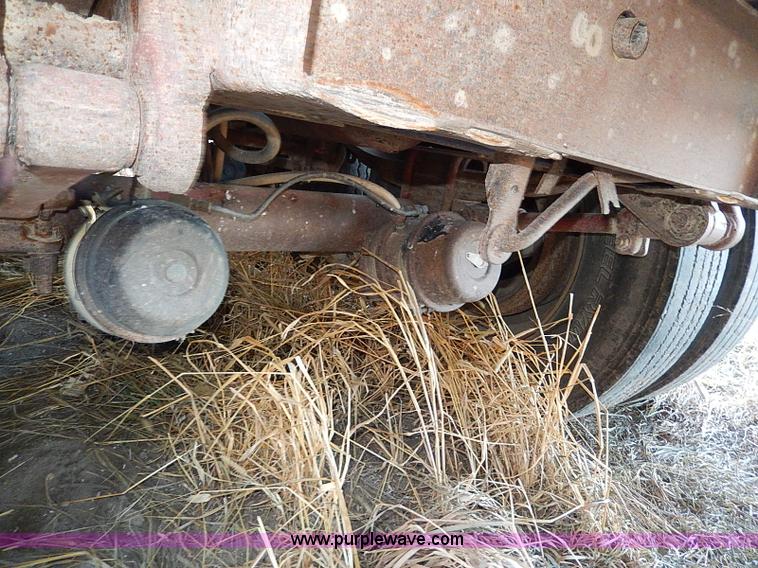 image for item H1291 1986 Transcraft flatbed trailer