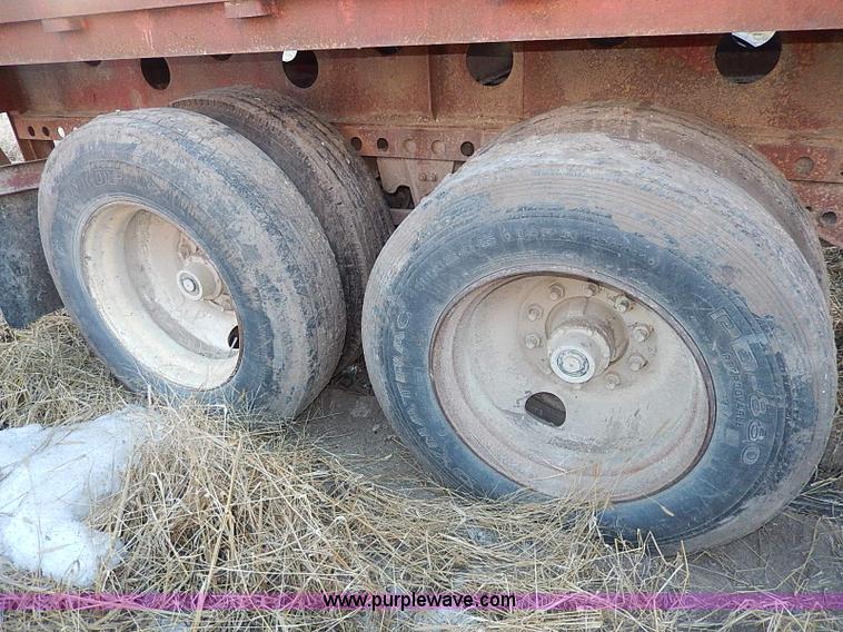 image for item H1291 1986 Transcraft flatbed trailer