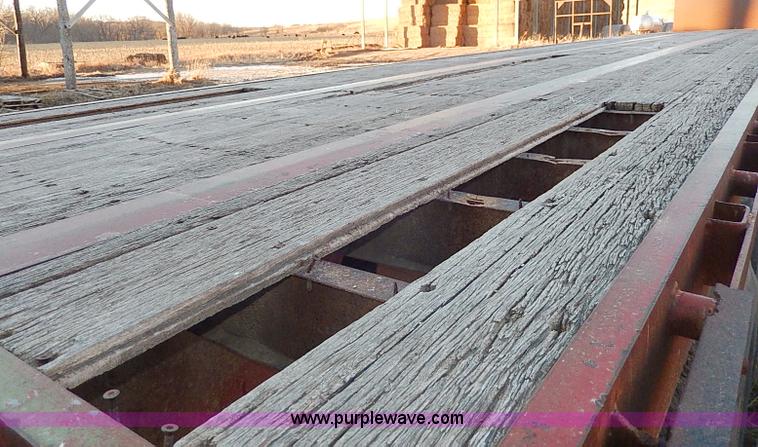 image for item H1291 1986 Transcraft flatbed trailer