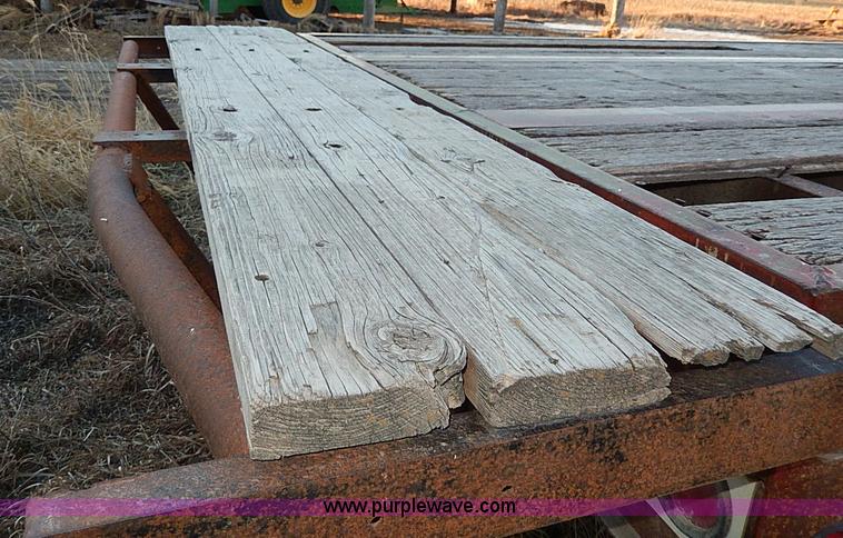 image for item H1291 1986 Transcraft flatbed trailer