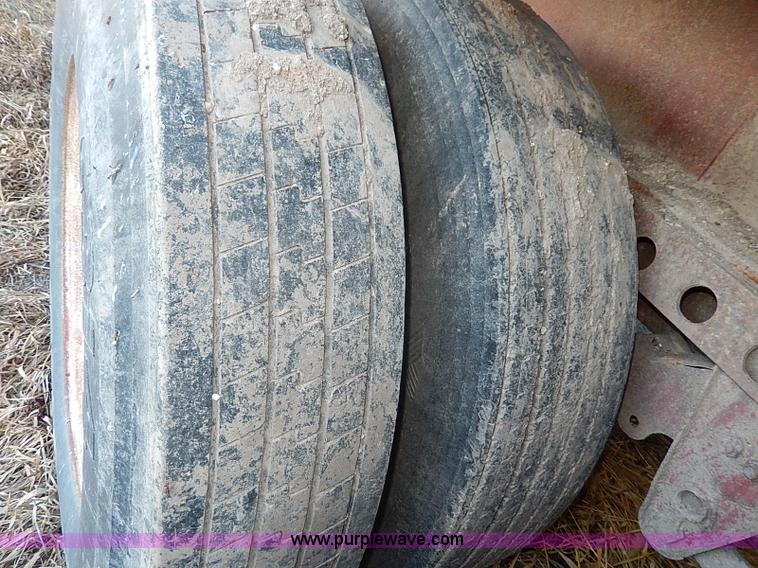 image for item H1291 1986 Transcraft flatbed trailer