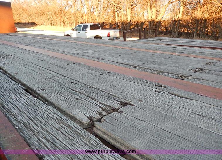 image for item H1291 1986 Transcraft flatbed trailer