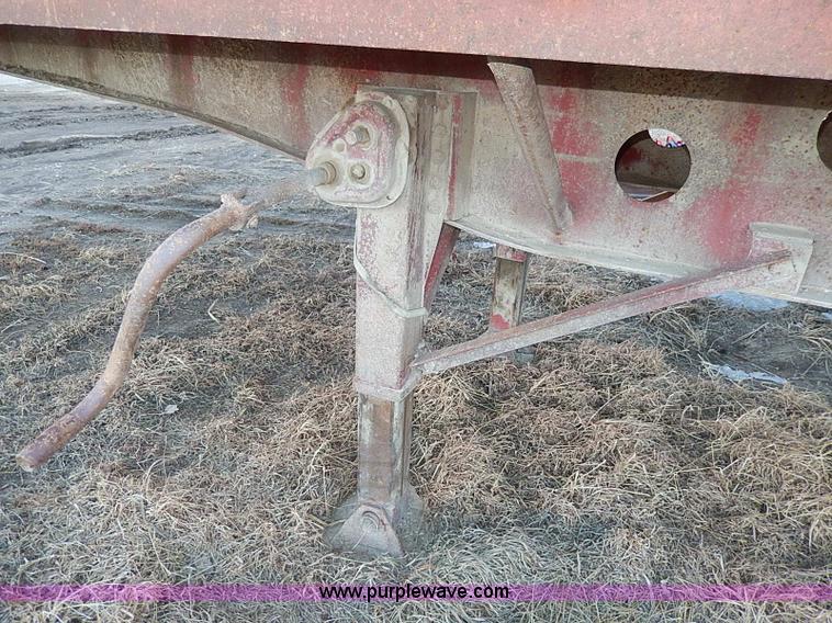 image for item H1291 1986 Transcraft flatbed trailer