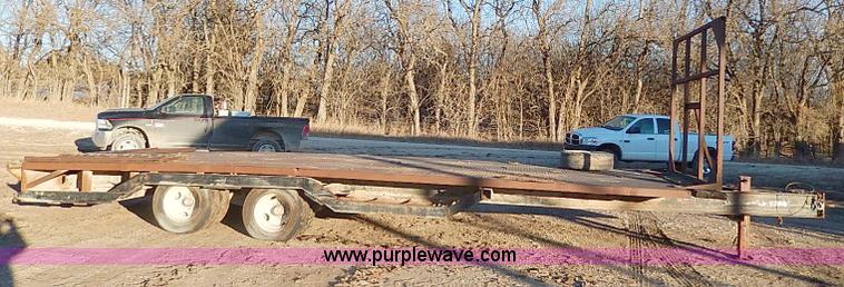 image for item H1292 1977 Jantz LP8-12 expandable combine trailer