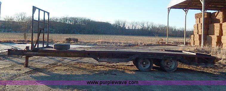 image for item H1292 1977 Jantz LP8-12 expandable combine trailer